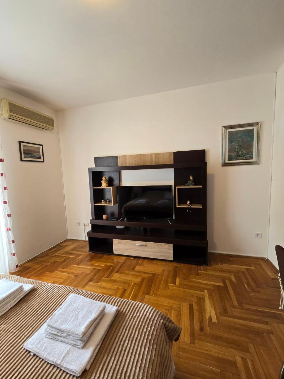 Laki Apartment Podgorica Exterior foto